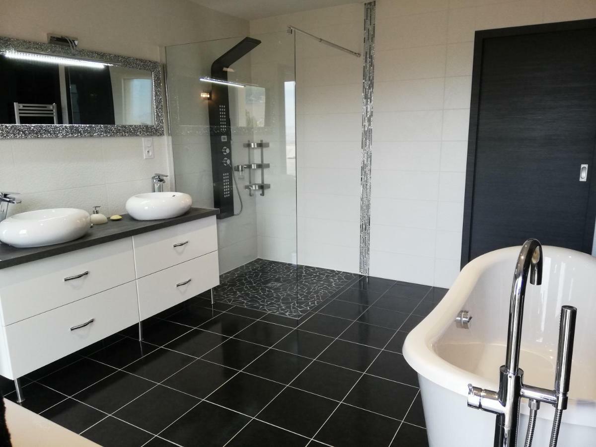 Chambres D'Hotes Luxe Et Serenite Theize Exterior photo
